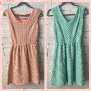 GEOMETRICAL PRINTED A-LINE DRESS - SIZE MEDIUM (2 COLORS AVAILABLE!)